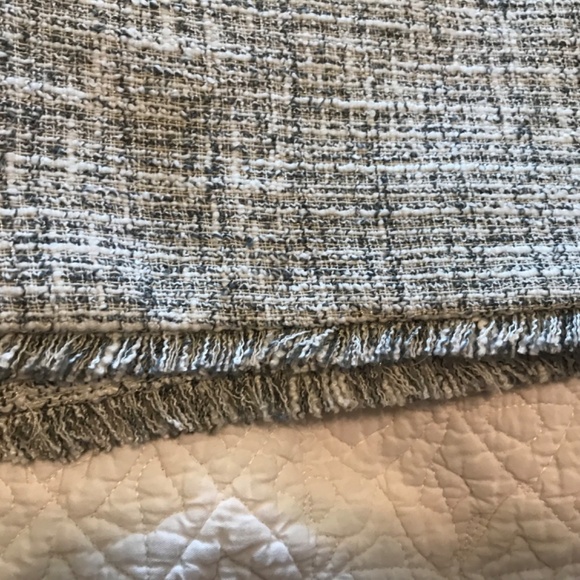 Beautiful Calvin Klein black, gray, black & white lined tweed midi skirt (12) - Picture 14 of 15